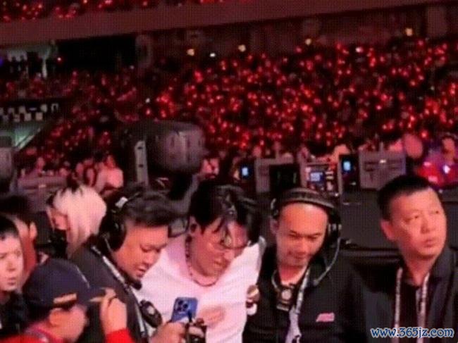 杨宗纬祈求老妈别看热搜